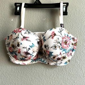 Victoria’s Secret white floral dream angel lightly lined bra